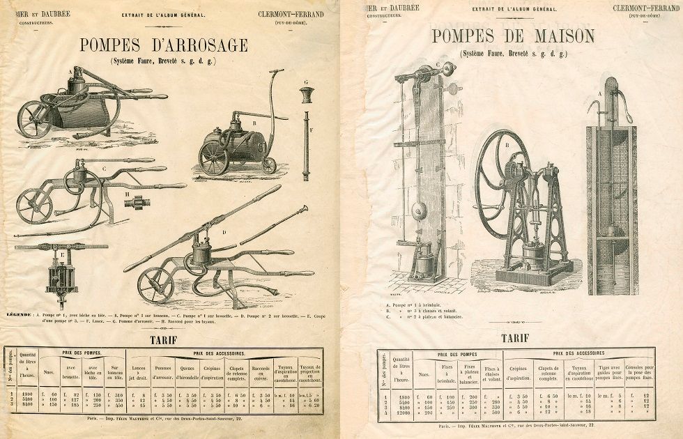 Extrait de l'album général Barbier-Daubrée datant des années 1860. La page de gauche présente différents systèmes de "Pompes d'arrosage", la page de droite présente des systèmes de "Pompes de maison". Les tarifs sont détaillés dans des tableaux en bas de page.