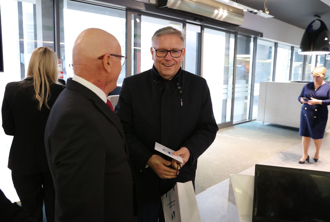 02 12 2025 gala 30 lat 57