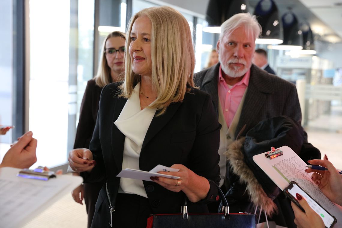 02 12 2025 gala 30 lat 45