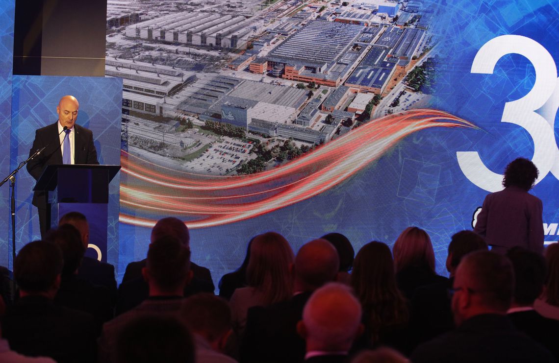 02 12 2025 gala 30 lat 89