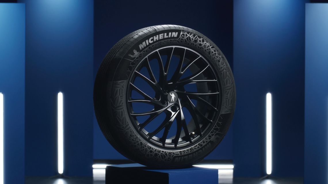 Vue de face du premier pneu homologué route intégrant 45% de matériaux renouvelables et recyclés