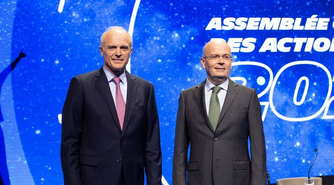 Photographie réunissant les deux gérants du Groupe : Florent Menegaux (à gauche), Yves Chapot (à droite).